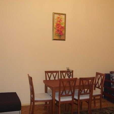 Apartment Viatores Лвив Стая снимка