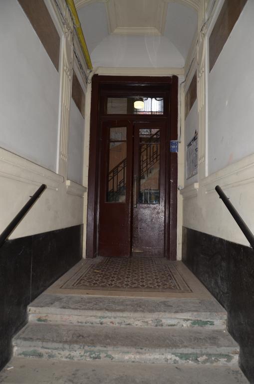 Apartment Viatores Лвив Екстериор снимка