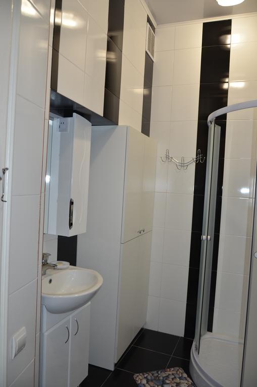 Apartment Viatores Лвив Екстериор снимка
