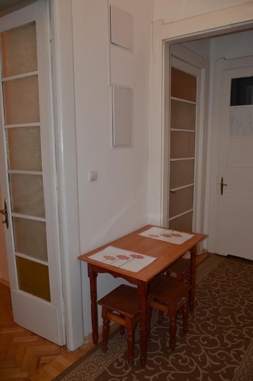 Apartment Viatores Лвив Екстериор снимка